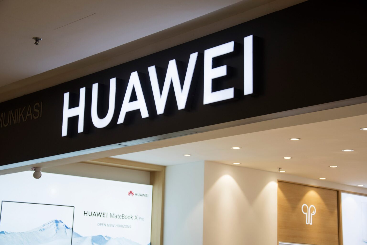 Huawei’s terminal business registers first growth in three years