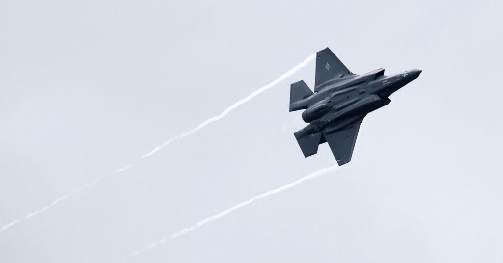 Lockheed Martin trims F-35 jet delivery outlook